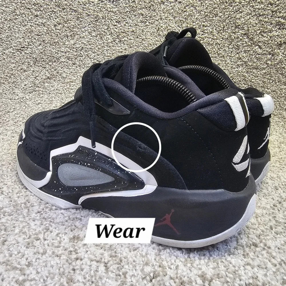 Jordan Air Jordan Mens 9.5 Black White Low Top Basketball Sneakers With Defects